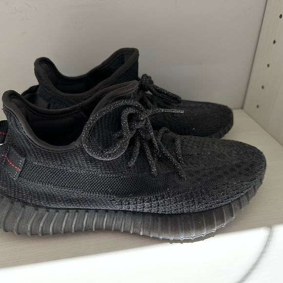 Yeezy Boost V2 350 Black - Picture 2 of 3